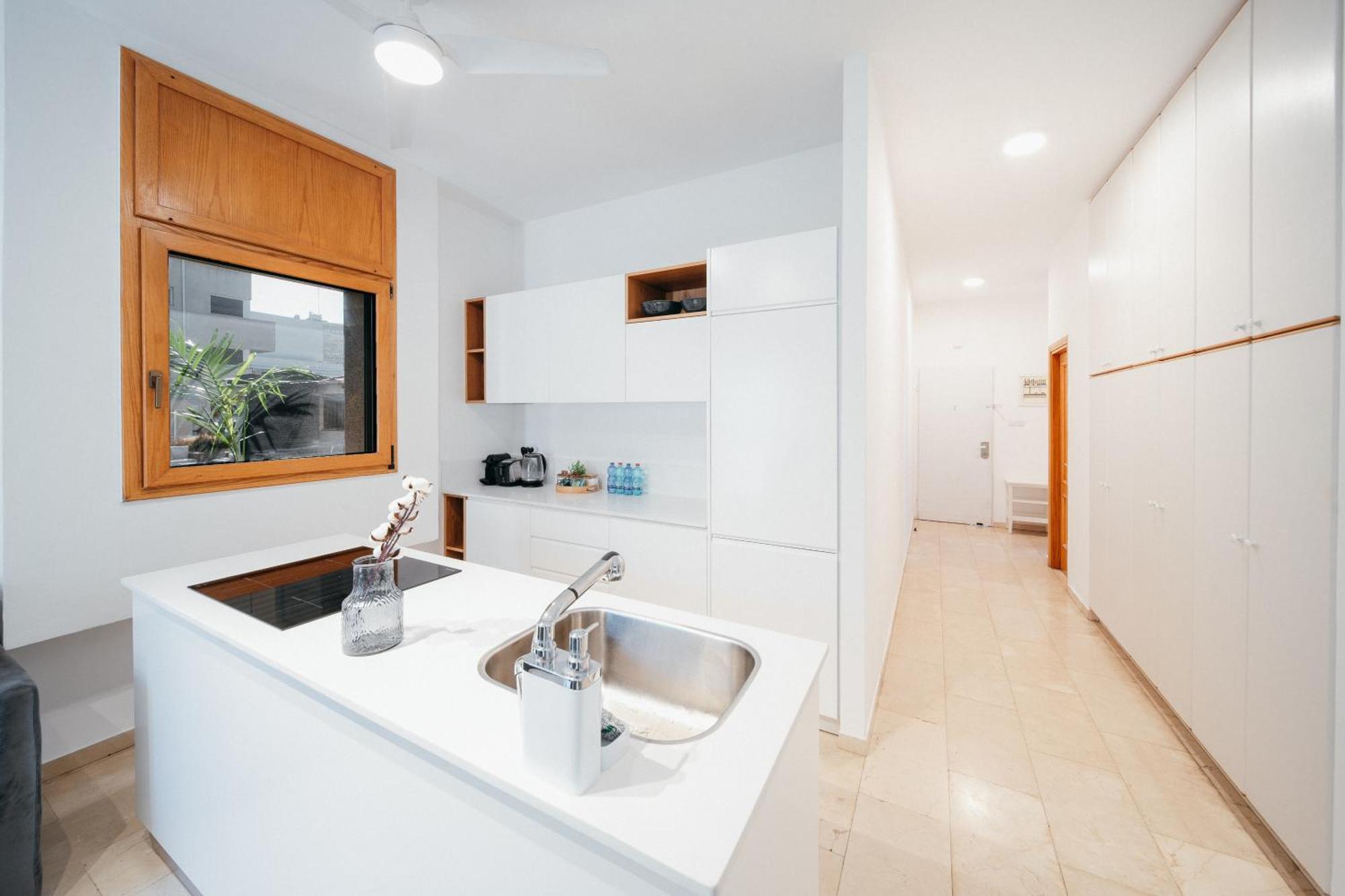 Meir Dizengoff With Shelter *