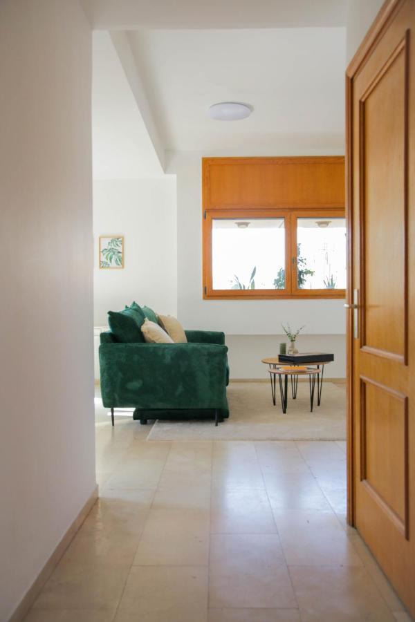 Meir Dizengoff With Shelter *