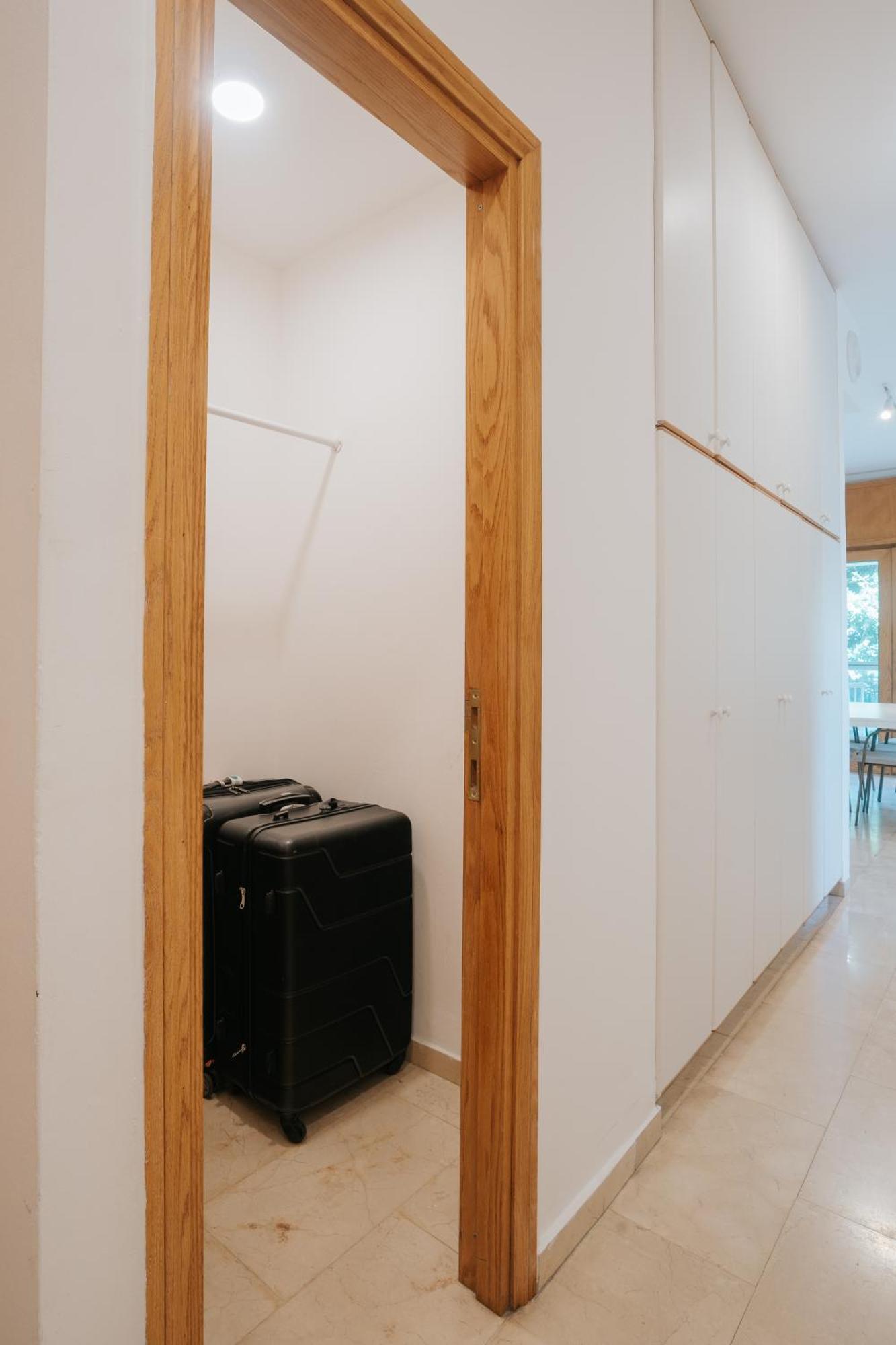Meir Dizengoff With Shelter *